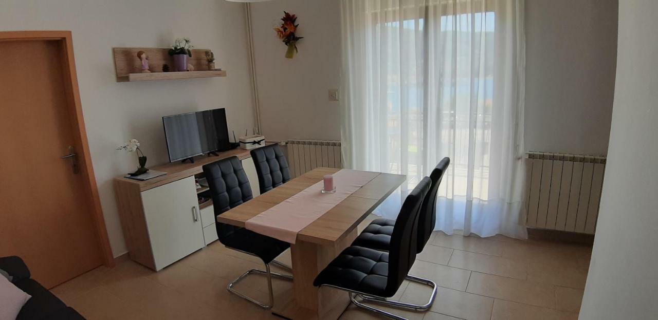 קרס Apartmani Ana מראה חיצוני תמונה