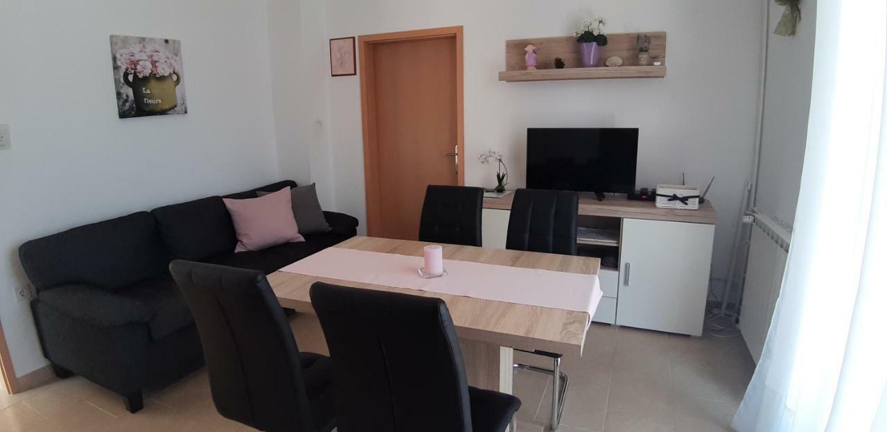 קרס Apartmani Ana מראה חיצוני תמונה