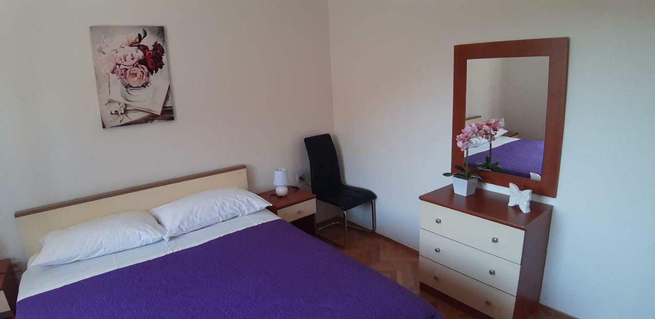 קרס Apartmani Ana מראה חיצוני תמונה