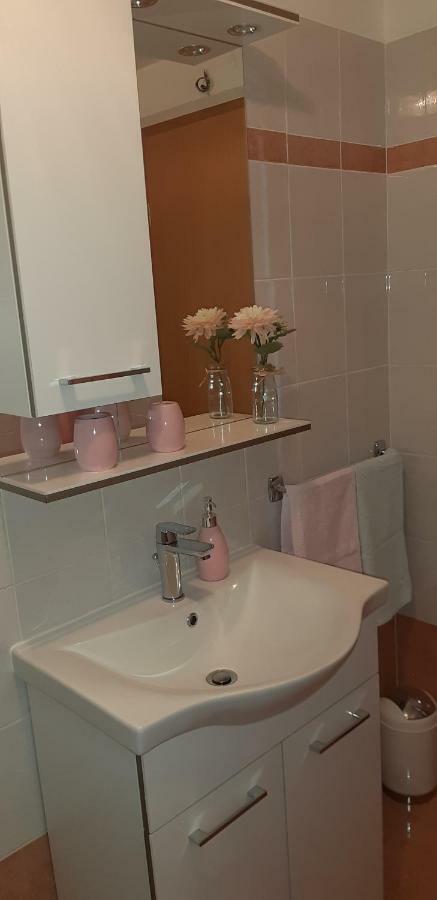 קרס Apartmani Ana מראה חיצוני תמונה