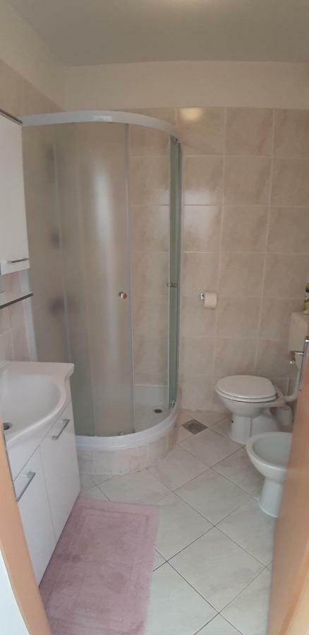 קרס Apartmani Ana מראה חיצוני תמונה